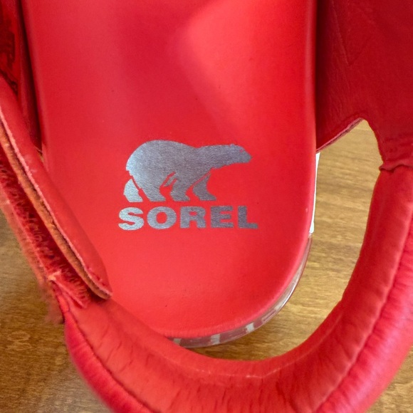 Sorrel woman’s Viibe red sandals Velcro hook & loop closure size 6 sling back - Picture 7 of 9